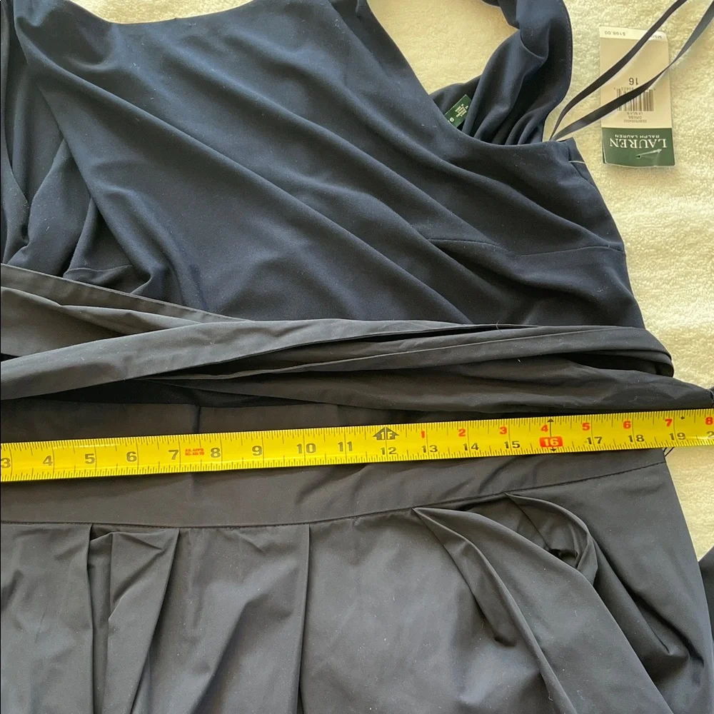 Elegant Navy Blue Sleeveless Wrap Waist Dress - Picture 4 of 8